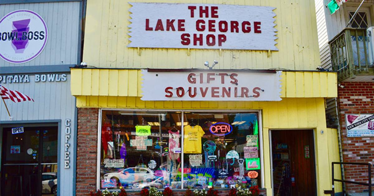 Discover The Kitschy Side Of Lake George Ny Gift Shops Statues Attractions